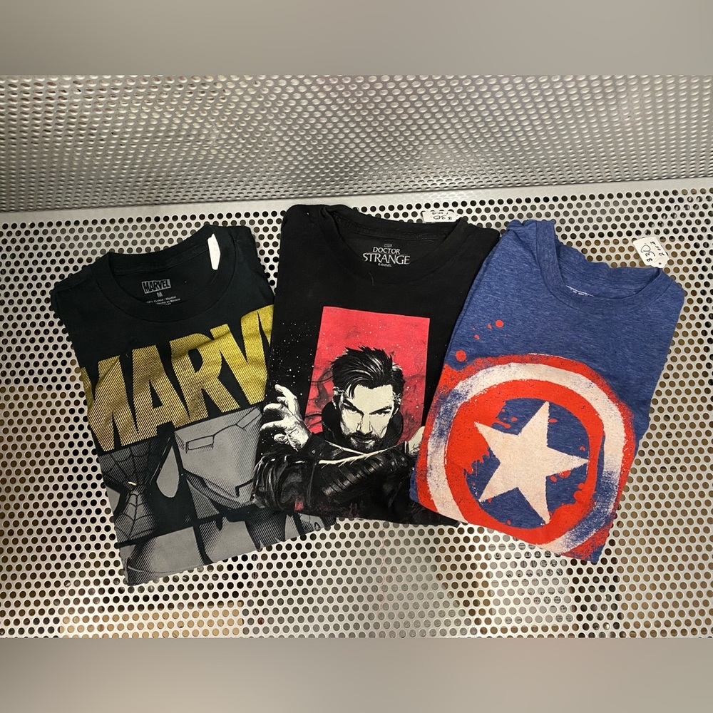Marvel Graphic T-Shirts Bundle M and L